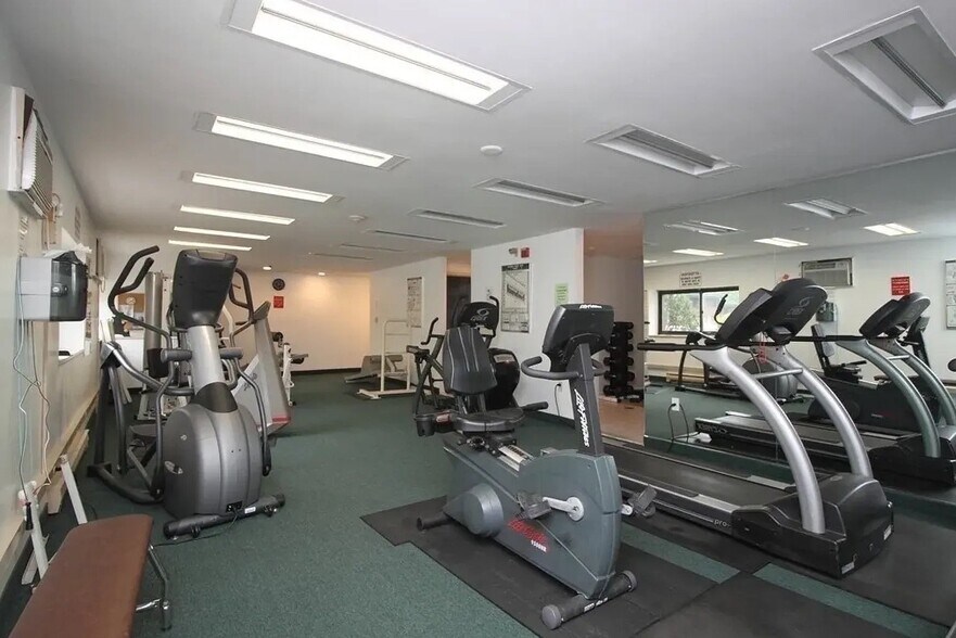 Building Photo - 1321 Worcester Rd