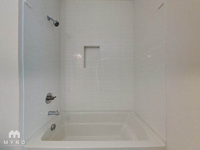 Building Photo - 1411 Walton Rd