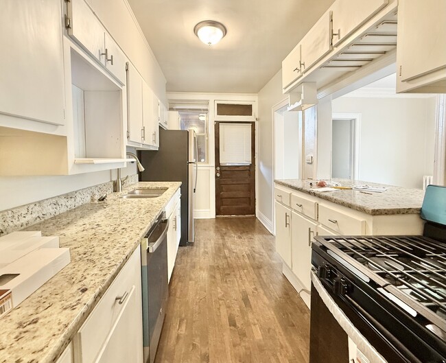 Building Photo - 314 N Maple Ave