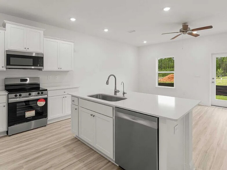 Building Photo - 47 Mamba Ln