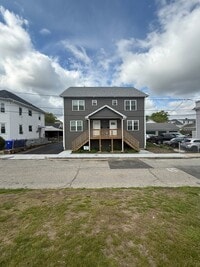 Building Photo - 15 Sybaris St