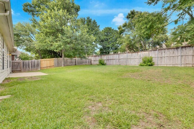 Building Photo - 2133 Paradise Ridge Dr