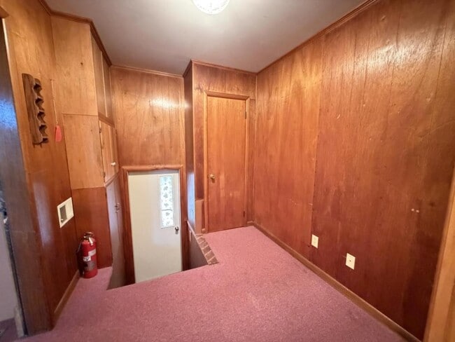 Building Photo - 201 S 1st St