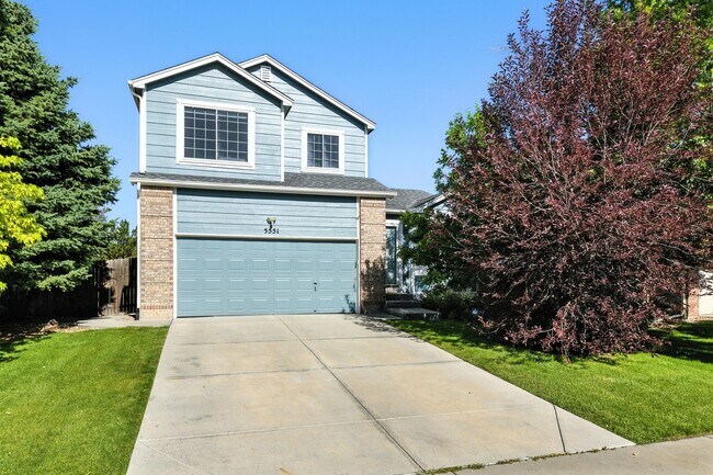 Primary Photo - Beautiful, Well-Maintained 4 Bed/4 Bath Ho...
