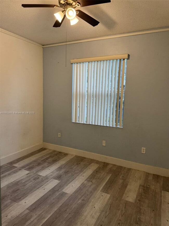 Building Photo - 4279 NE 10th Ct