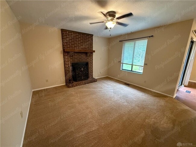 Building Photo - 4418-4420 Edelweiss Dr