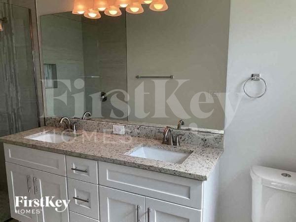 Building Photo - 1729 NW 11th Pl