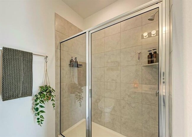 Building Photo - 112 Bennington Dr