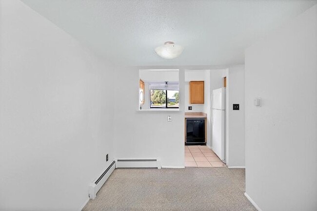 Building Photo - 2 Bedroom Condo near CMU