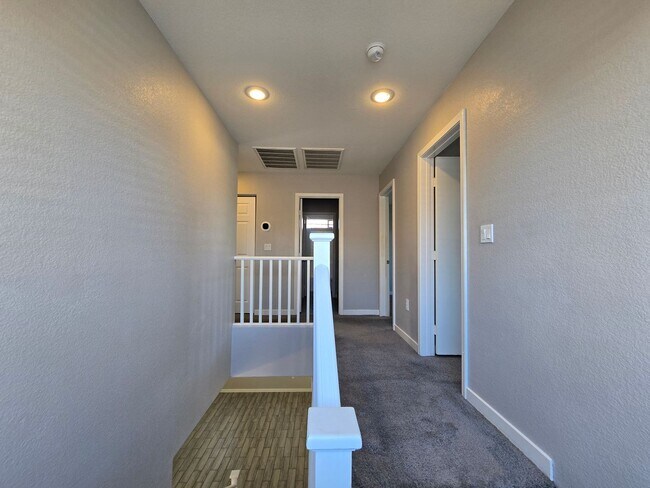 Building Photo - 4 Bedroom Rhodes Ranch Home