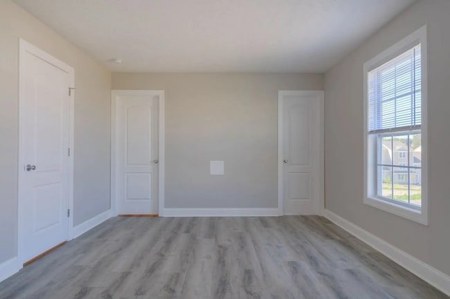 Building Photo - 3 Bed, 3 1/2 Bath, Close to I81 and US460
