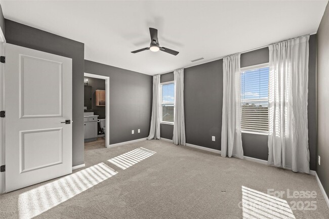 Building Photo - 15018 Scoter St