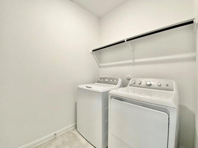 Building Photo - 1616 Cobblecrest Ln