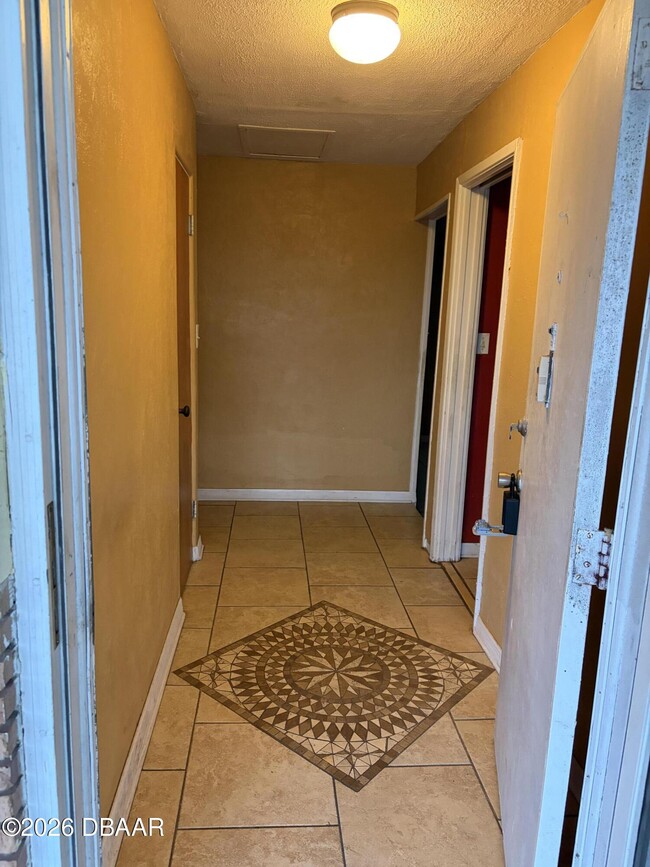 Building Photo - 2537 Coral Way W