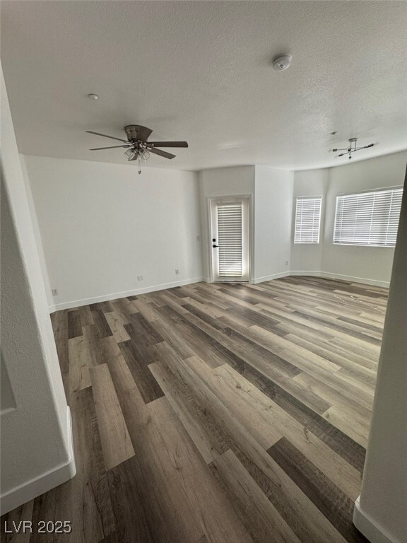 Building Photo - 833 Aspen Peak Loop