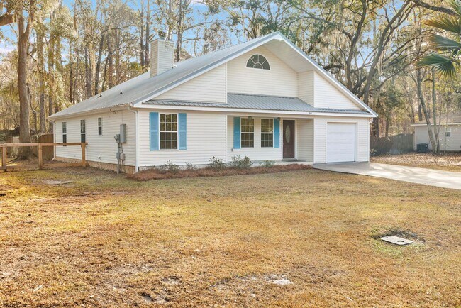 Building Photo - No HOA! Large Lot!