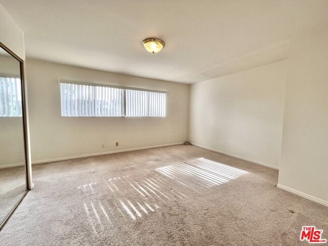 Building Photo - 6308 Villa Rosa Dr