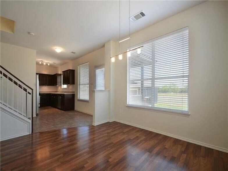 Building Photo - 4584 Mather