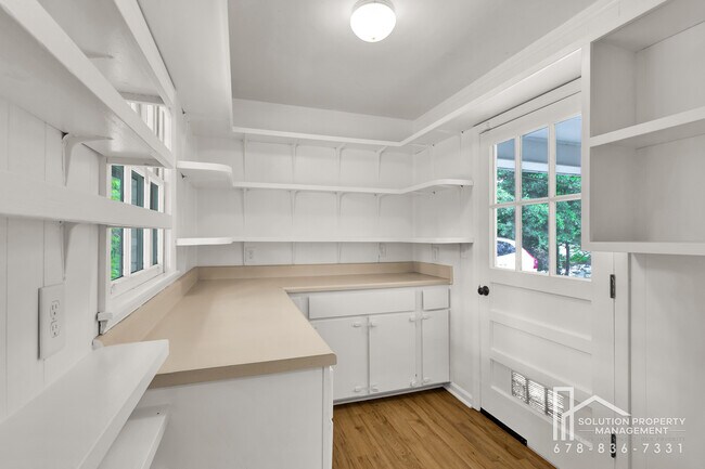 Building Photo - 1870 Gherry Dr