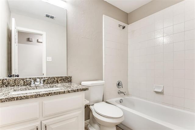 Building Photo - 15704 Grove Crest Dr