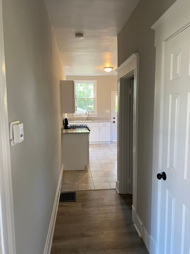 Building Photo - Available July 2026: Spacious 4 bed in North College Hill