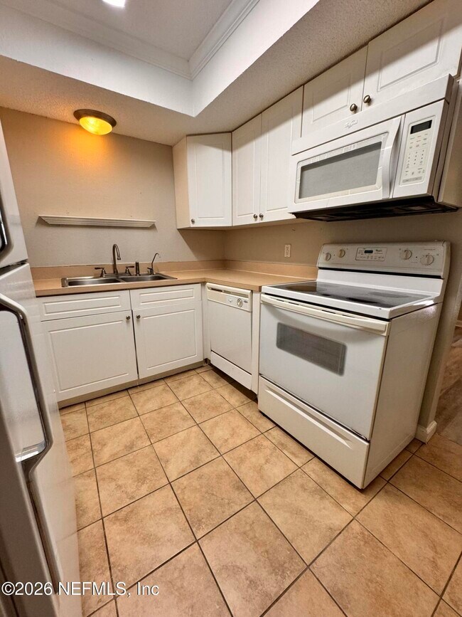 Building Photo - 3916 Corrida Ct