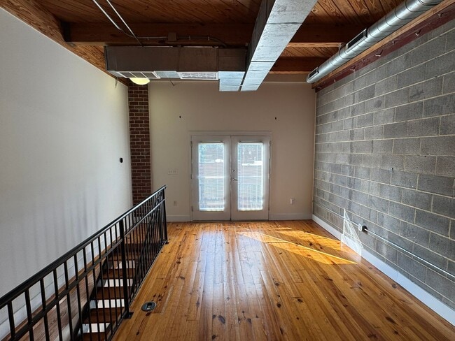 Building Photo - 3205 N Davidson St
