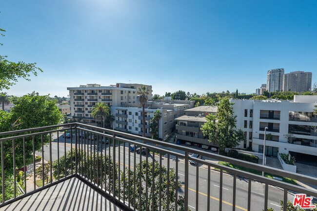 Building Photo - 1340 S Beverly Glen Blvd