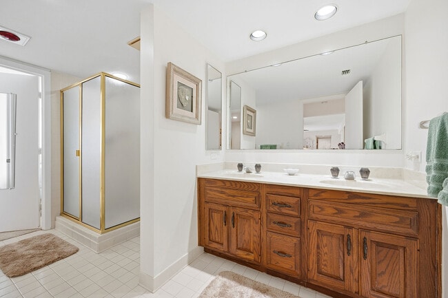 Building Photo - 5601 Turtle Bay Dr