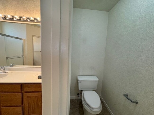 Building Photo - 3 Bedroom 2Ba with Side RV Space & fenced yard