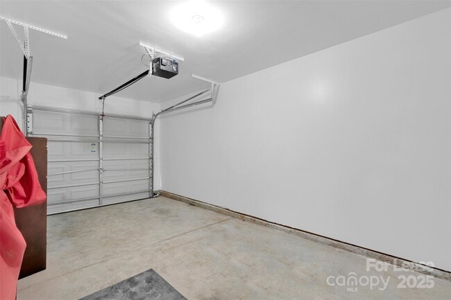 Building Photo - 2290 Hanover Drive