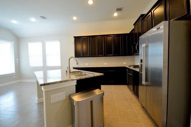 Building Photo - 2211 Hidden Meadow Ln