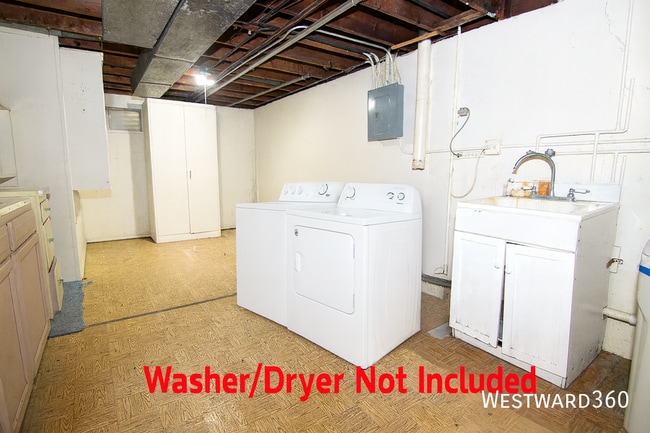 Building Photo - 16 Longwood Dr