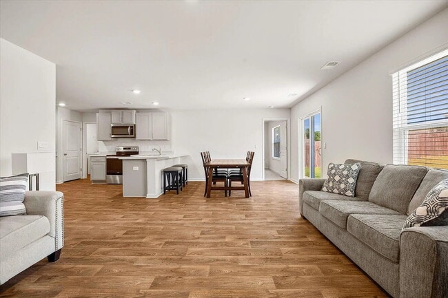Building Photo - Beautiful 3-Bedroom Home for Rent in Seabr...