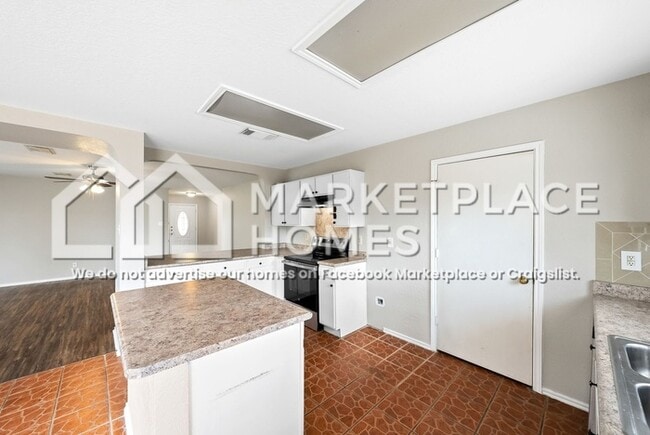 Building Photo - 7250 Dwarf Palm