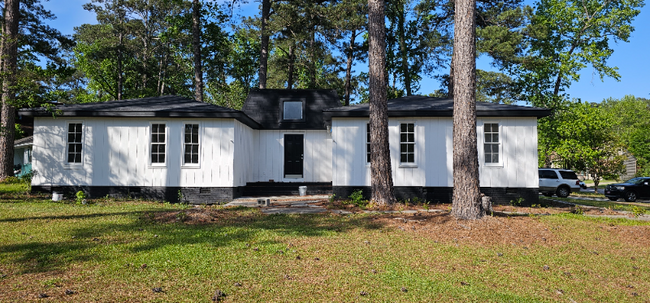 Primary Photo - 101 Woodgate Dr