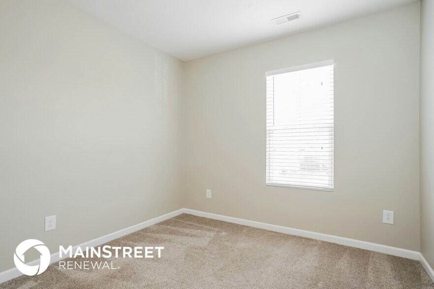 Building Photo - 1013 Collington Dr