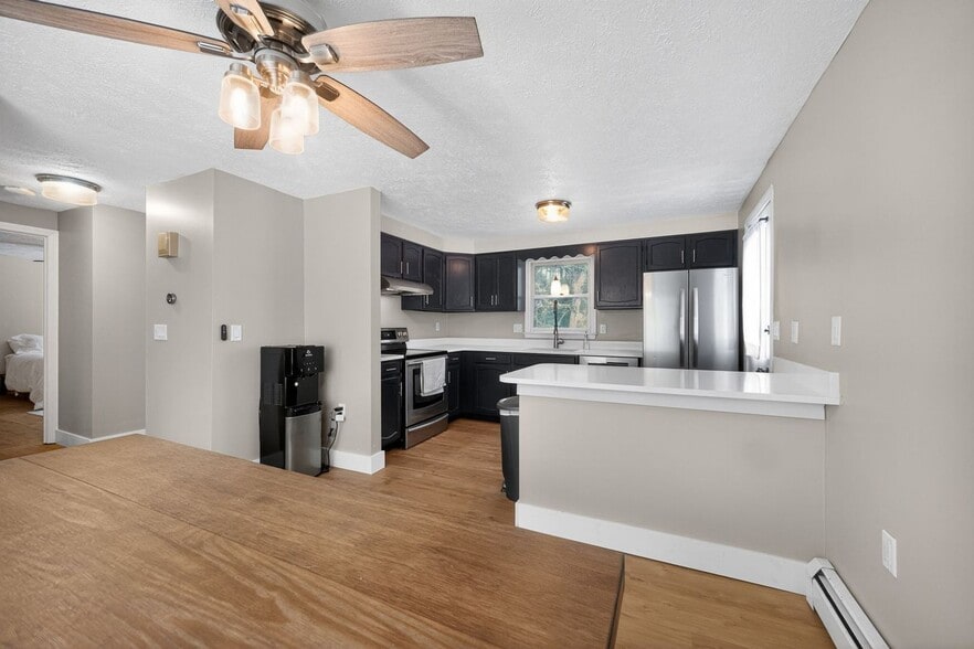 Building Photo - 15 Culver St