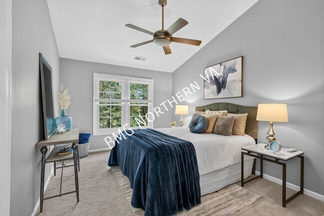 Building Photo - 43790 Laburnum Square