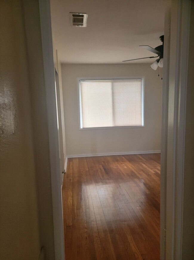 Building Photo - South Highlands 2bed/1bath