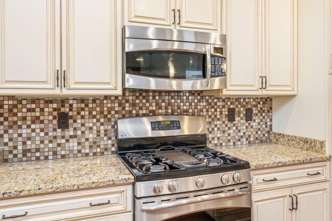 Building Photo - 106 Black Bear Circle