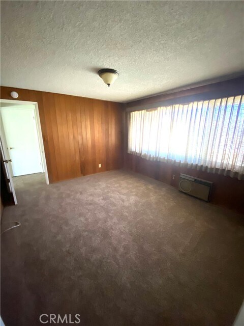 Building Photo - 700 E Orangewood Dr