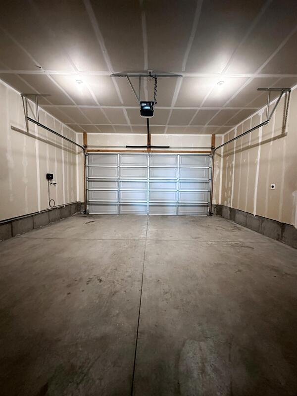 Building Photo - 911 W 1000 N