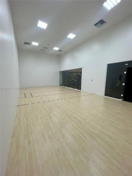 Building Photo - 225 N Miami Ave