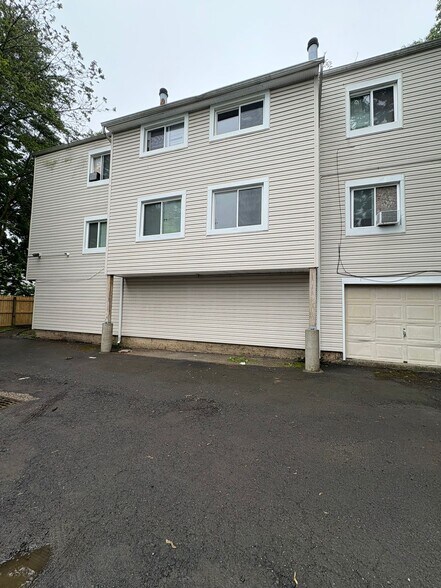 Building Photo - 63 Irving St