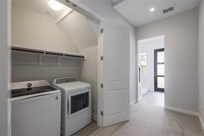 Building Photo - 12001 Vista Parke Dr