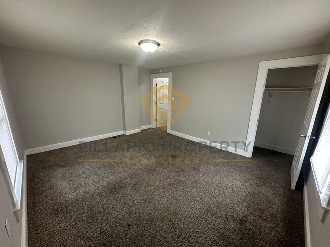 Building Photo - 2704-2704 Highland Pl