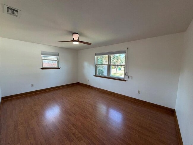 Building Photo - 4840 Rye St