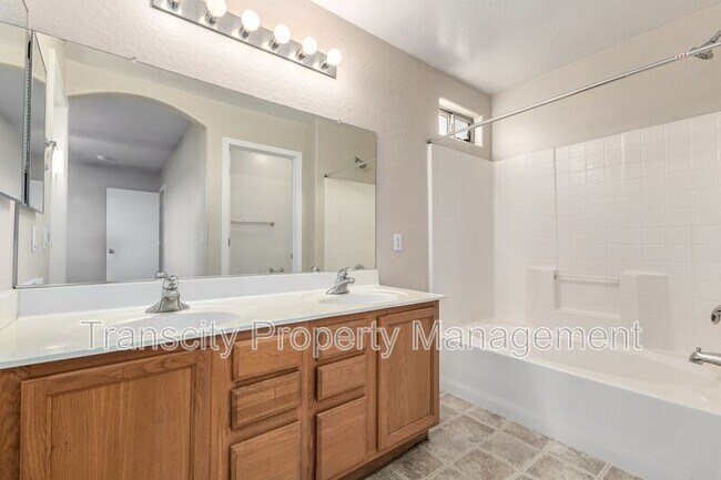 Building Photo - 41207 N Cambria Dr