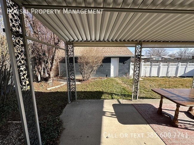 Building Photo - 7527 S Jefferson-